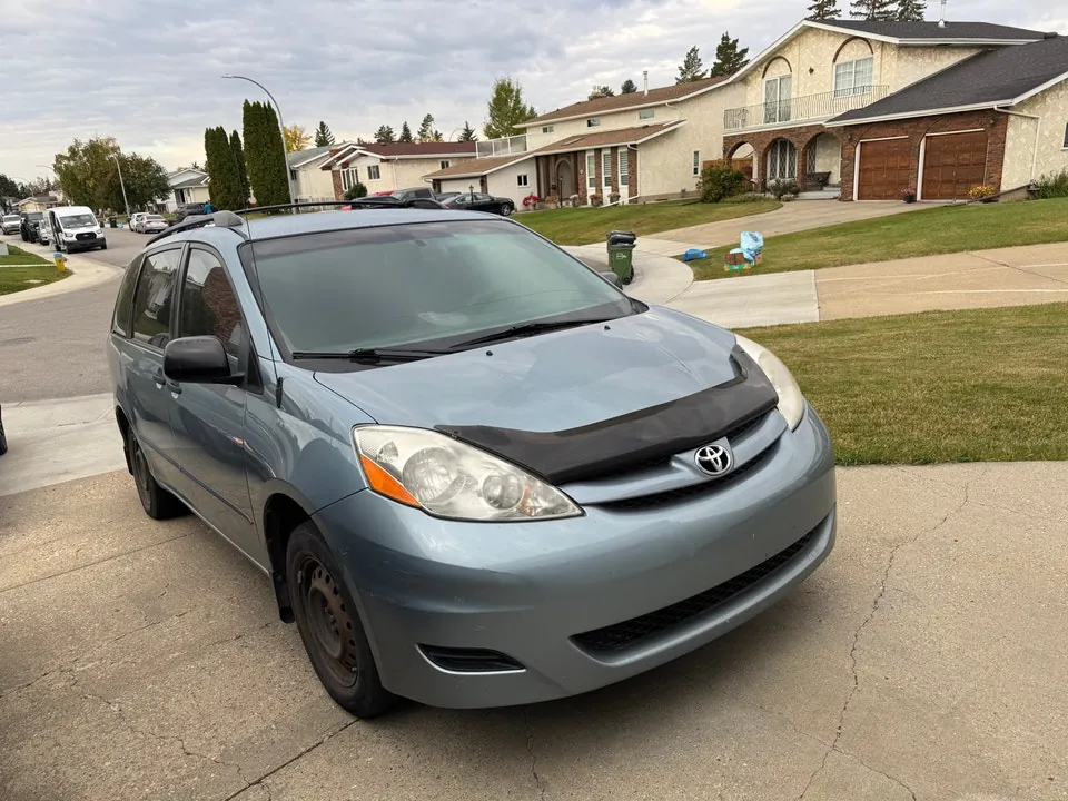 Toyota Sienna 2008 photo 2