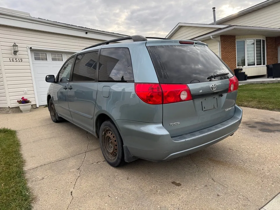 Toyota Sienna 2008 photo 5