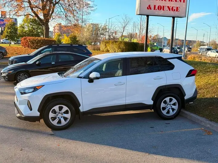 Toyota Rav4 2025 photo 2