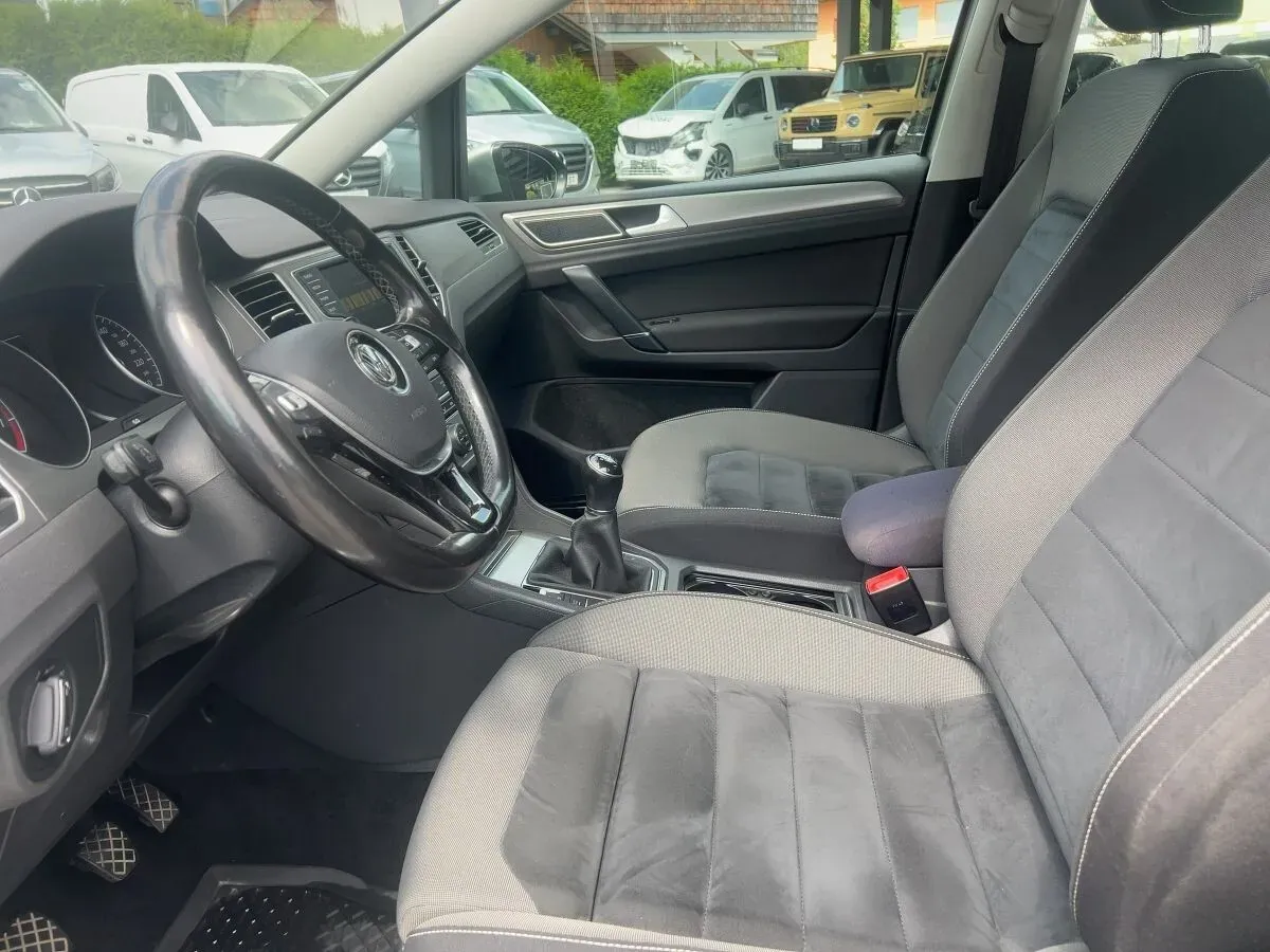 Volkswagen Golf 2017 photo 2