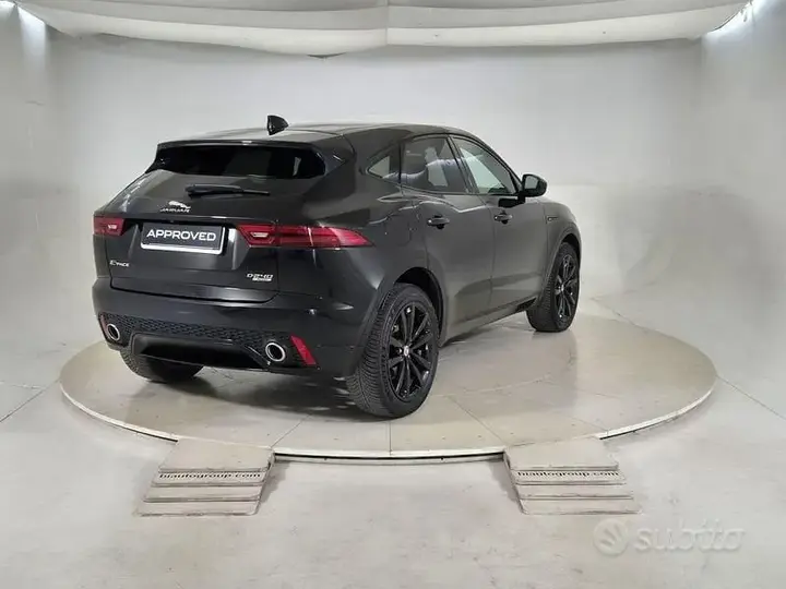 Jaguar E-Pace 2020 photo 2