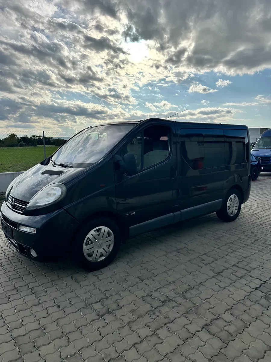 Opel Vivaro 2004 photo 3
