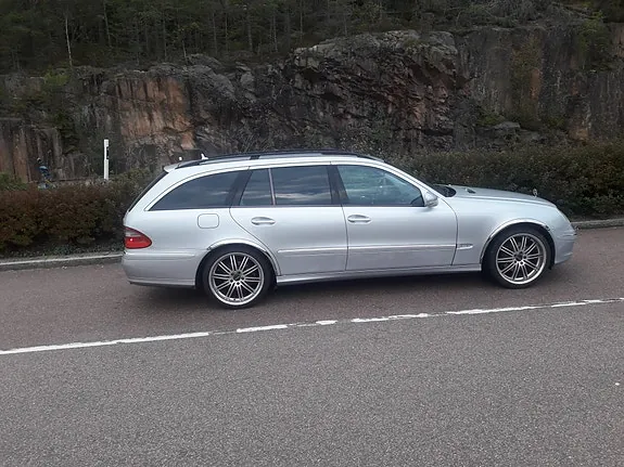 Mercedes-Benz E320