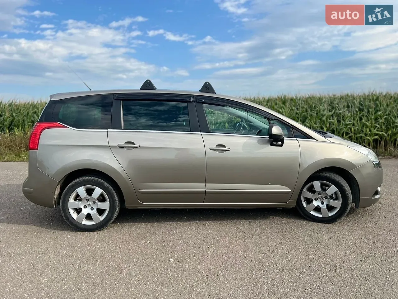 Peugeot 5008 2012 photo 3