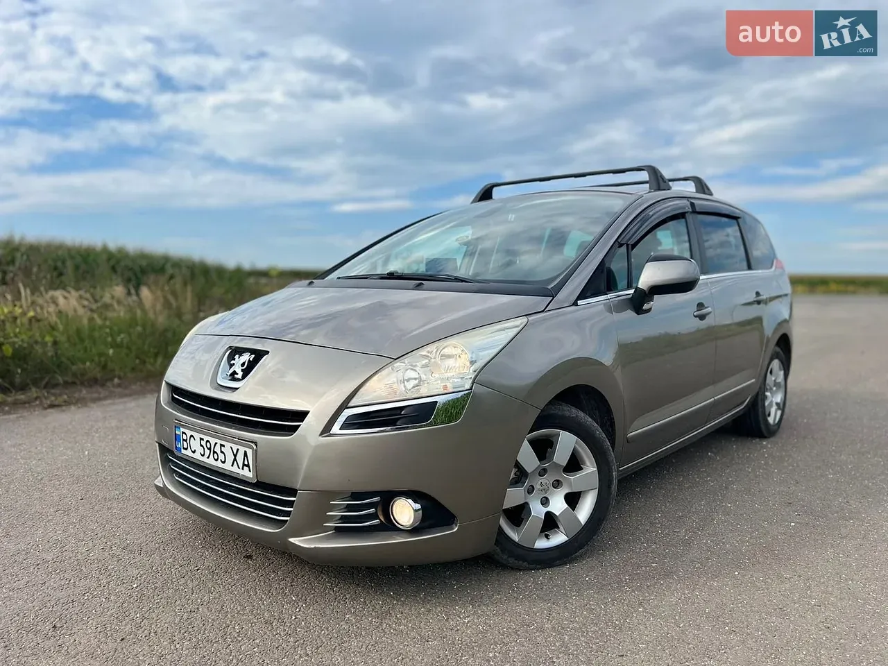 Peugeot 5008 2012 photo 2