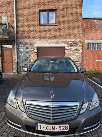 Mercedes-Benz E200