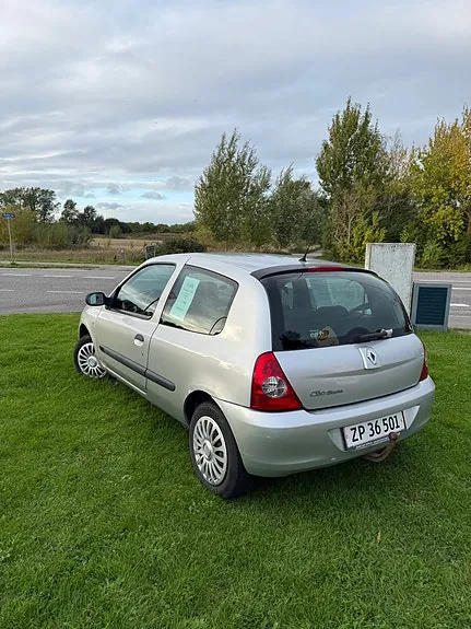 Renault Clio Ii 2008 photo 2