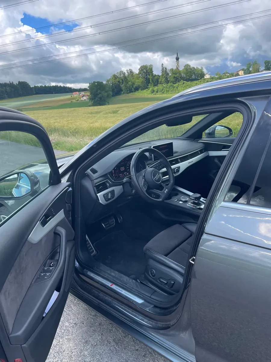 Audi A4 2019 photo 3