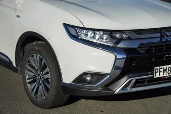 Mitsubishi Outlander 2022 photo 5