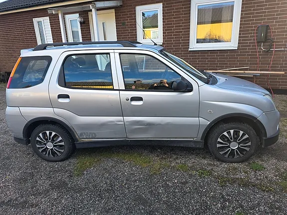 Suzuki Ignis 2003 photo 5