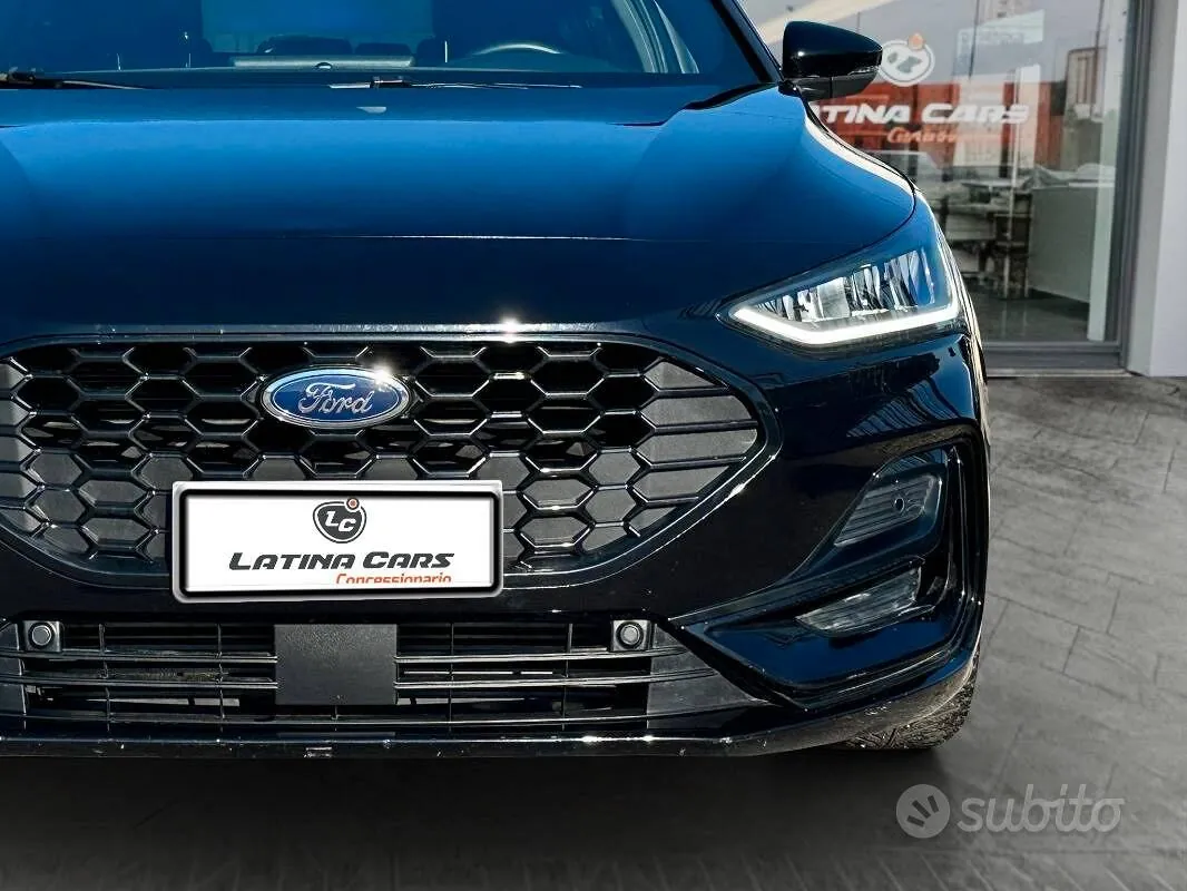 Ford Focus 2024 photo 2