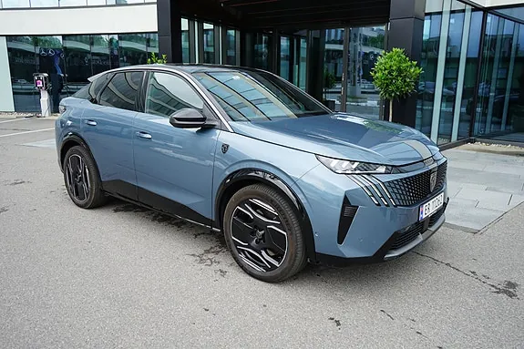 Peugeot E-3008