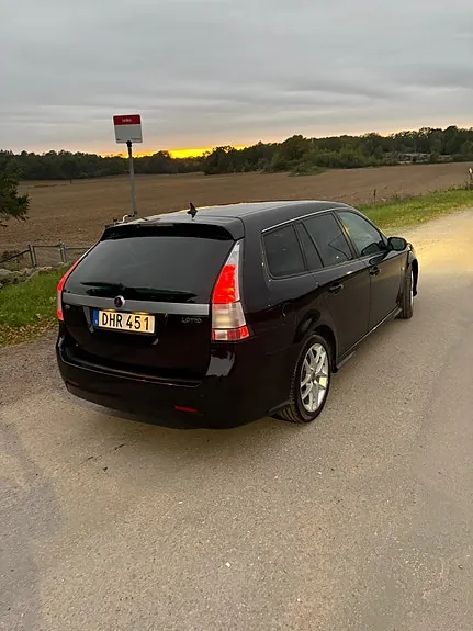 Saab 9-3 2010 photo 3