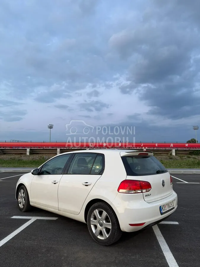 Volkswagen Golf 2010 photo 5