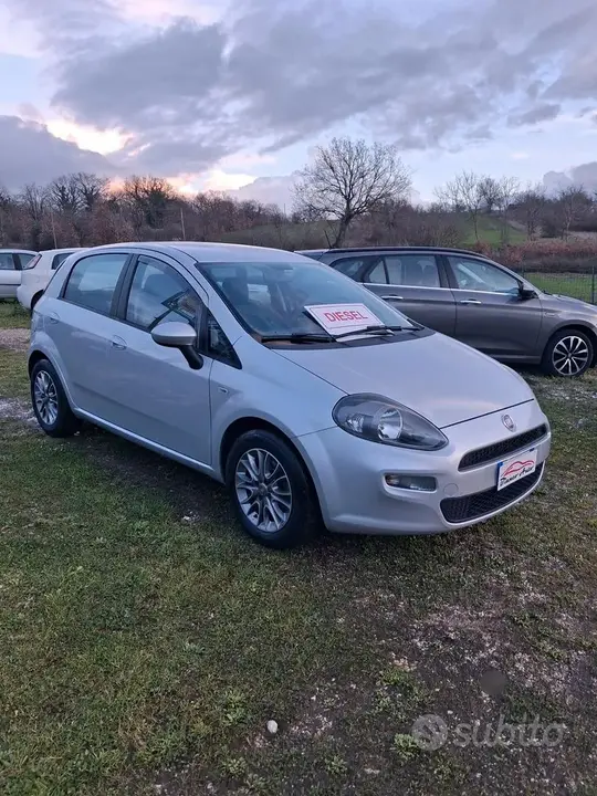 Fiat Punto 2012 photo 2