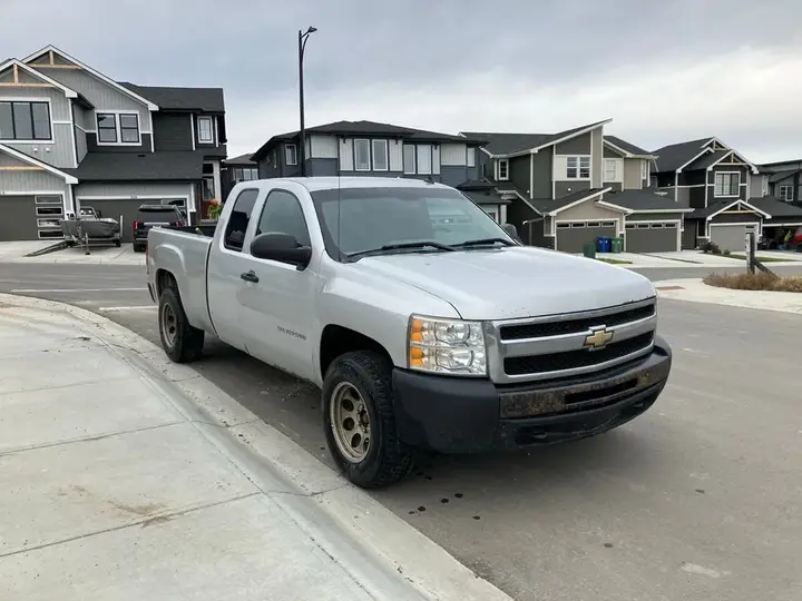 Chevrolet Silverado 1500 2010 photo 2