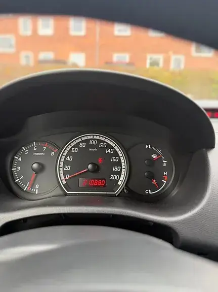 Suzuki Swift 2008 photo 3