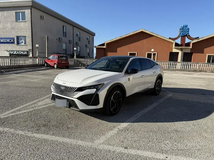 Peugeot 408