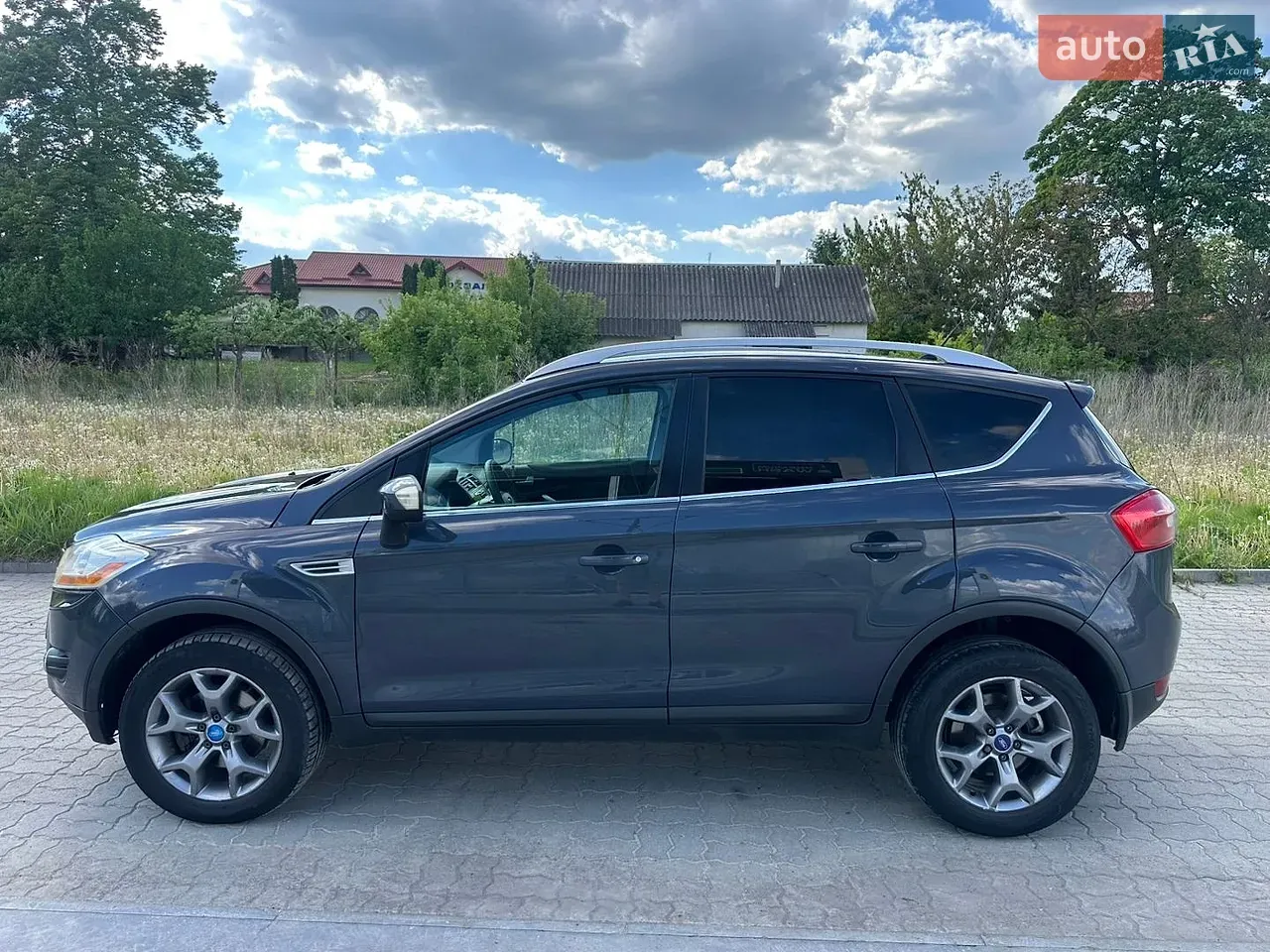 Ford Kuga 2011 photo 2