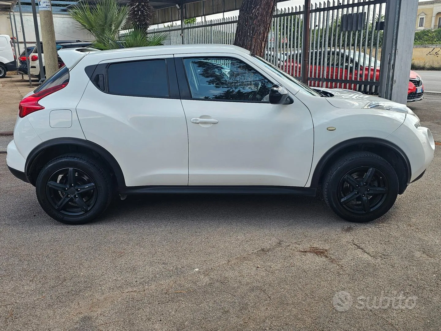 Nissan Juke 2011 photo 3
