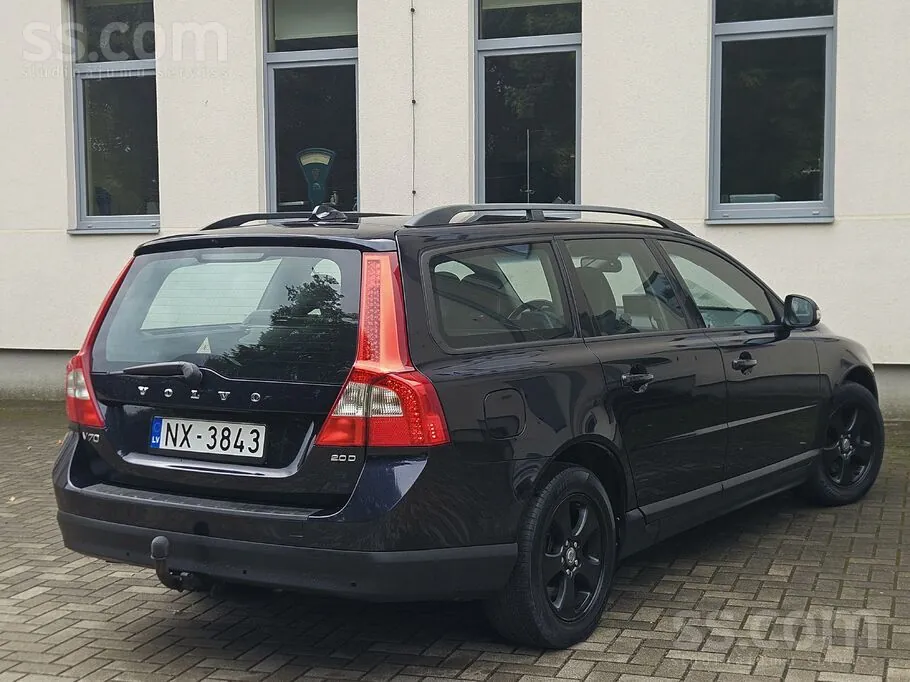 Volvo V70 2010 photo 2