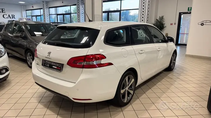 Peugeot 308 2015 photo 4