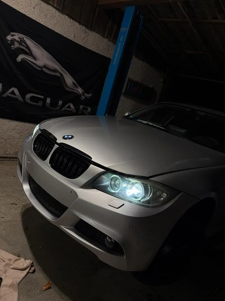 BMW E90