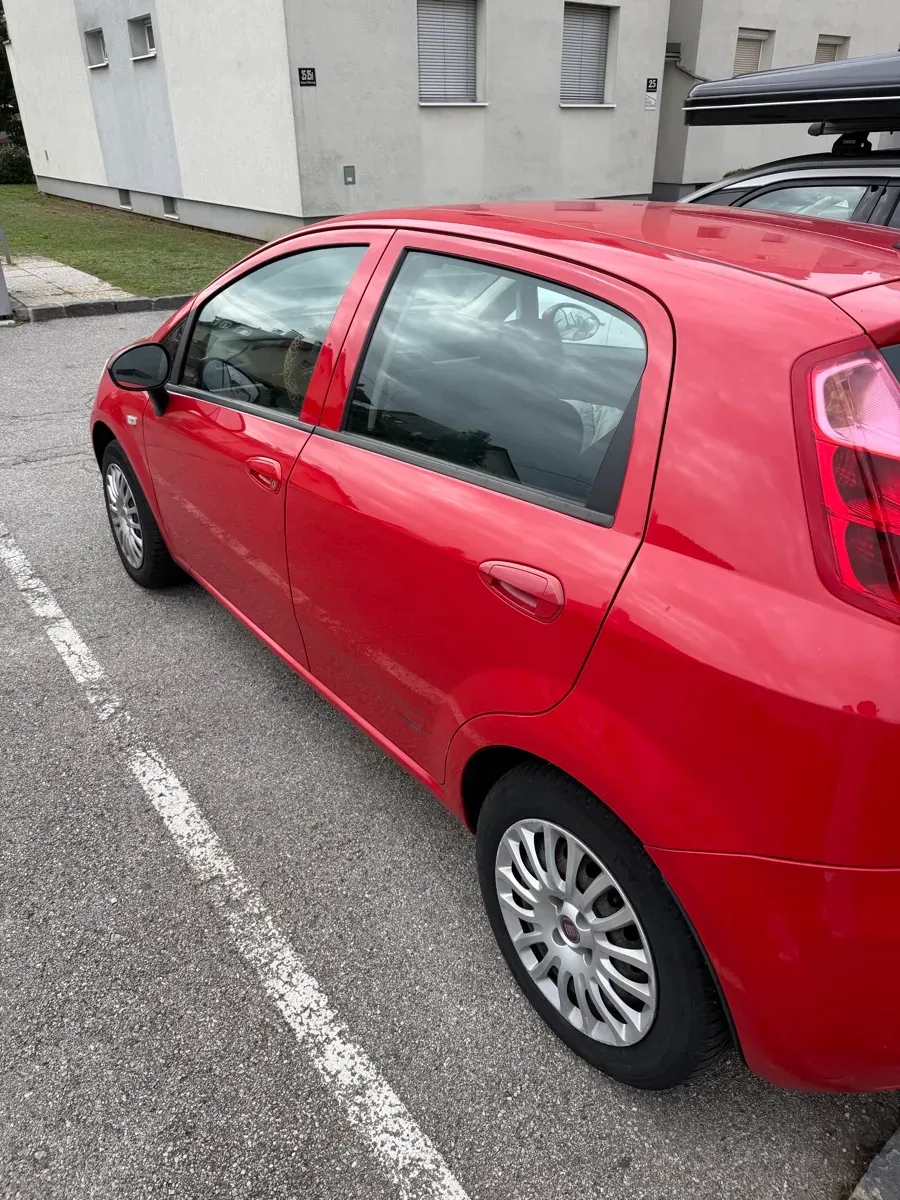 Fiat Punto 2009 photo 3