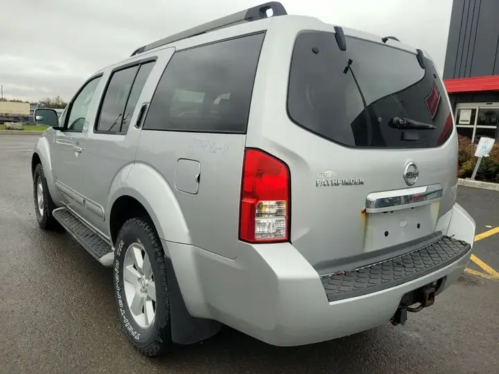 Nissan Pathfinder 2011 photo 3
