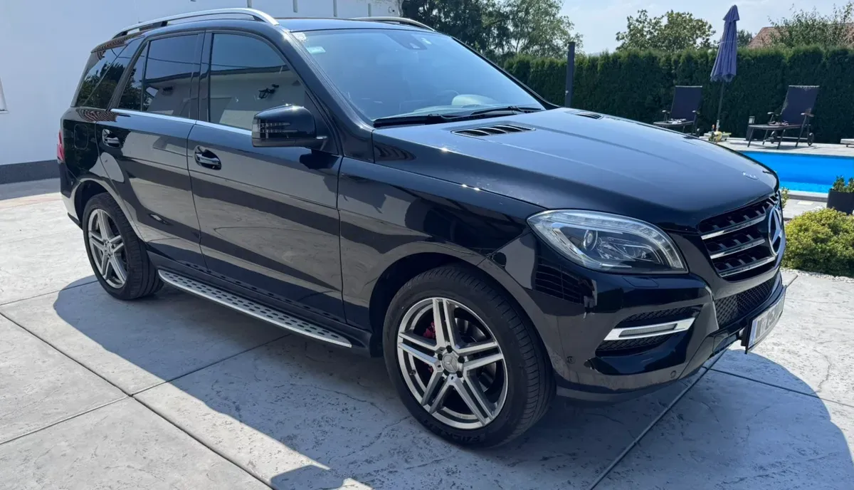 Mercedes-Benz M-Class 2012 photo 2
