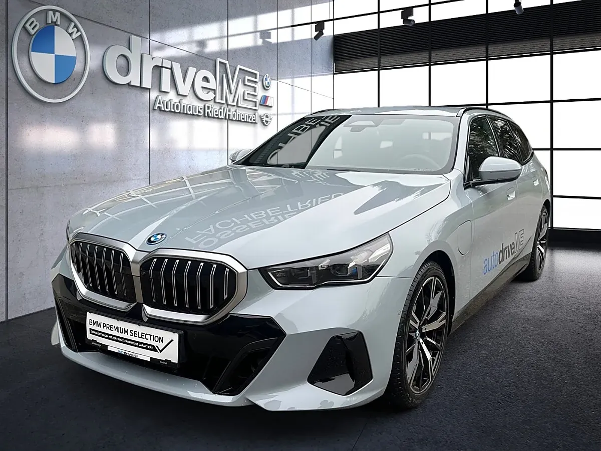 BMW 5 Series 2025 photo 2
