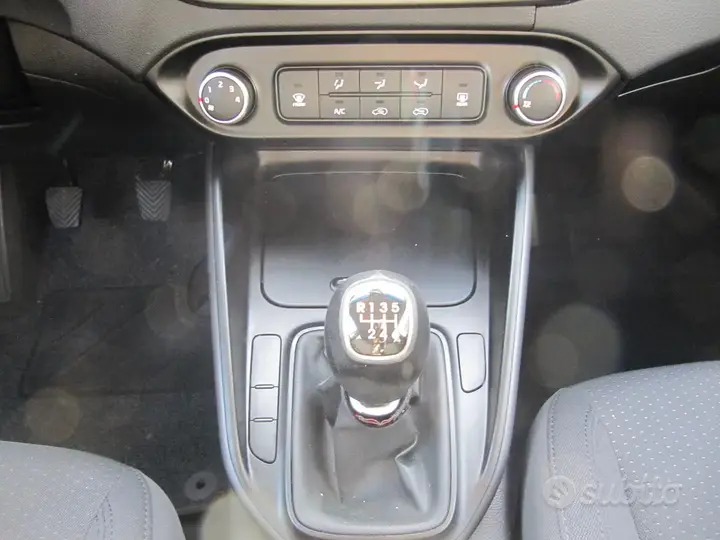 Kia Carens 2015 photo 5