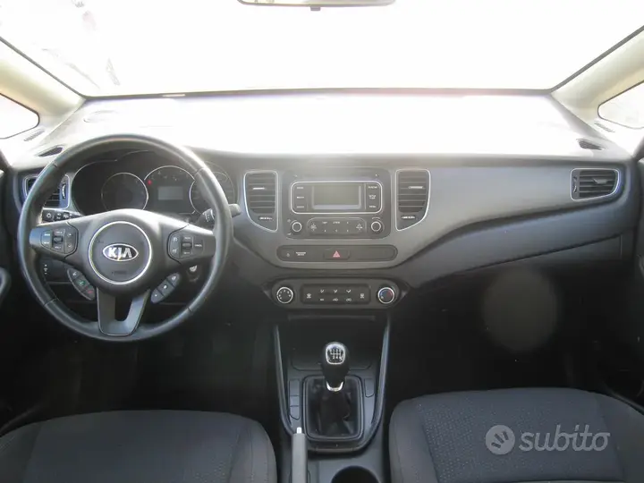 Kia Carens 2015 photo 2