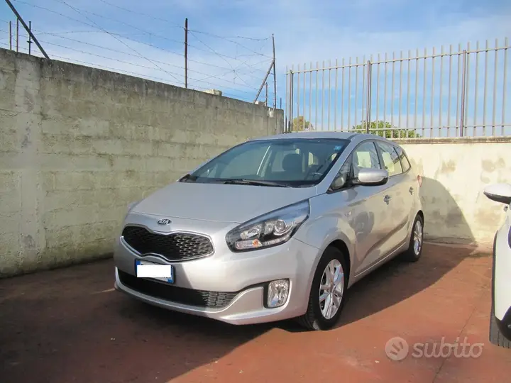 Kia Carens