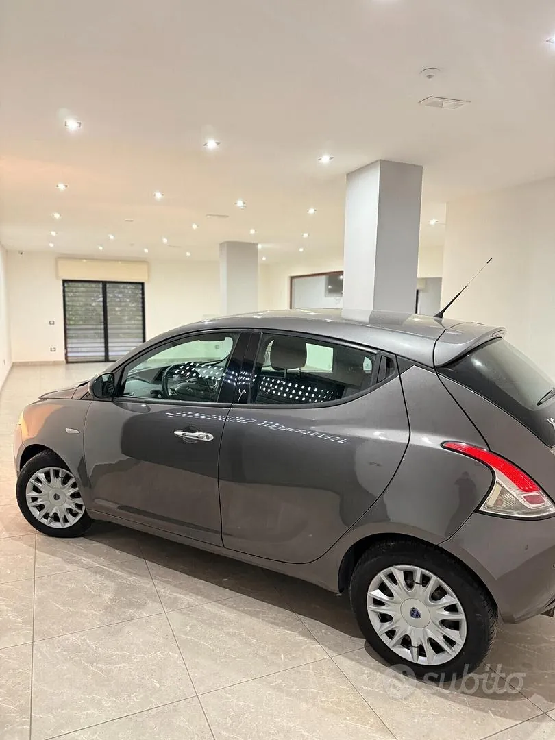 Lancia Ypsilon 2015 photo 5