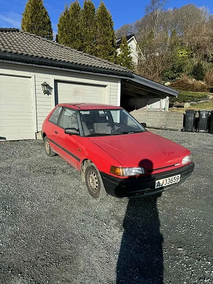 Mazda 323 1990 photo 2