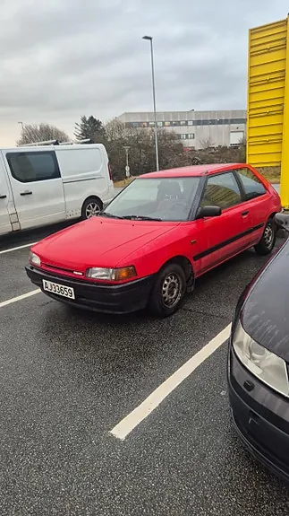 Mazda 323