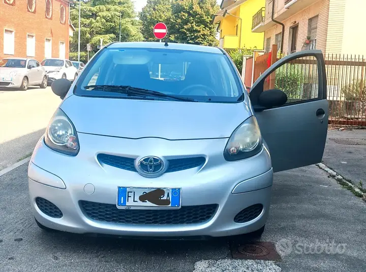 Toyota Aygo 2011 photo 2