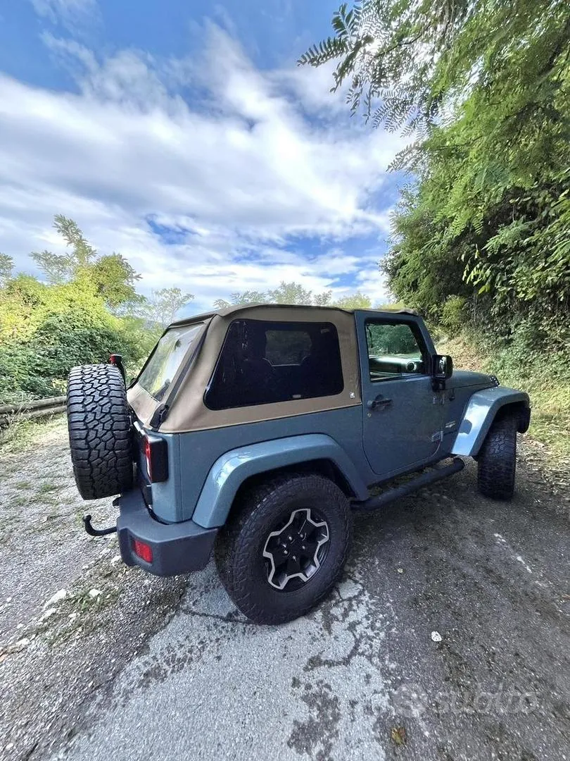Jeep Wrangler Sahara 2015 photo 5
