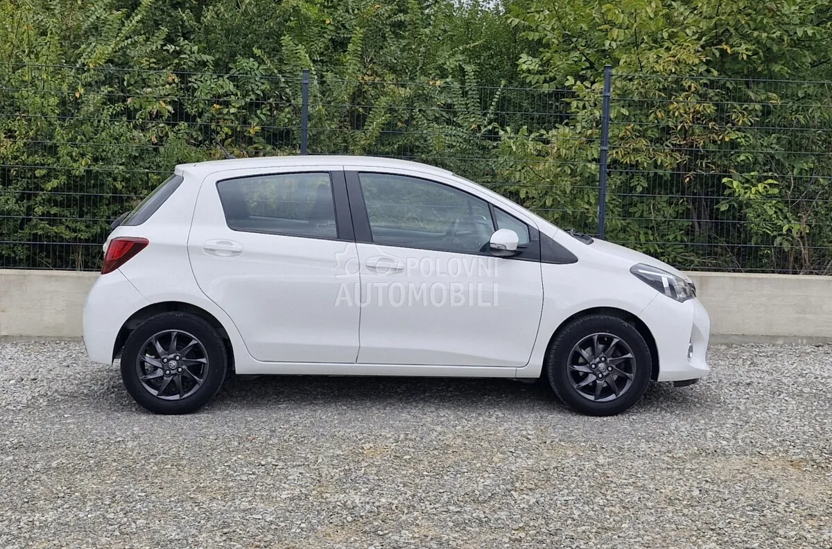 Toyota Yaris 2016 photo 2