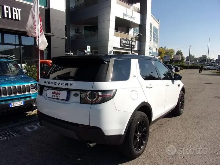 Land Rover Discovery Sport 2017 photo 5