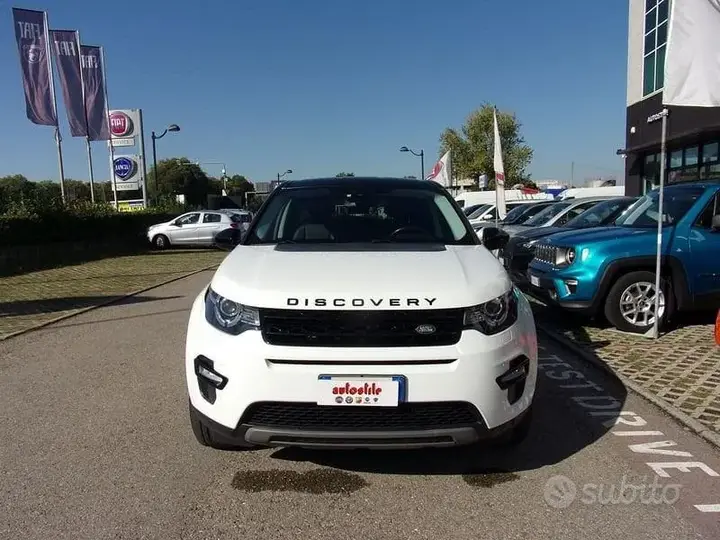 Land Rover Discovery Sport 2017 photo 2