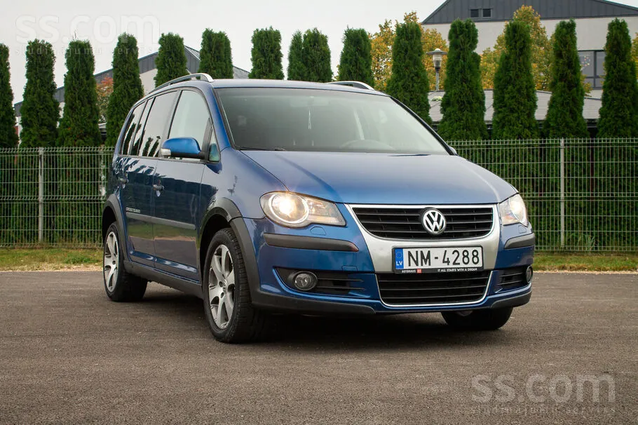 Volkswagen Cross Touran