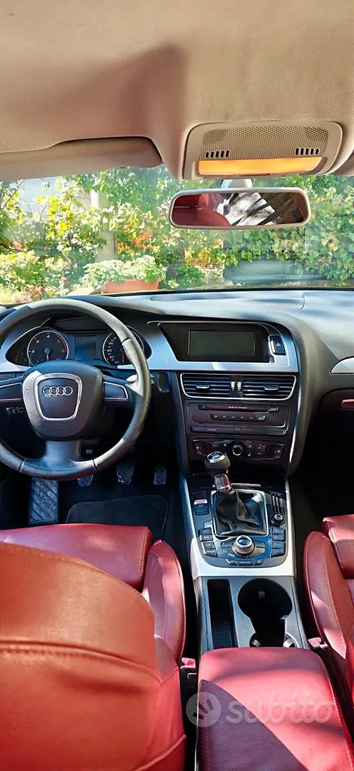Audi A4 2010 photo 2