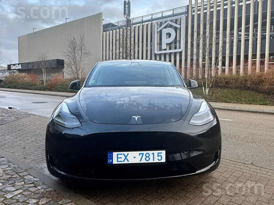 Tesla Model Y 2022 photo 2