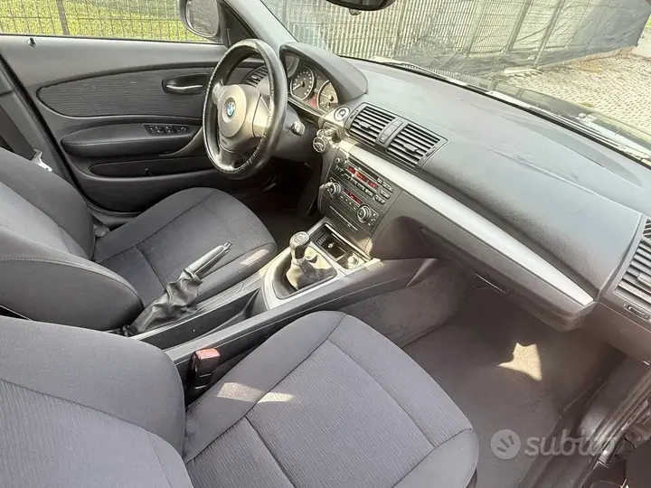BMW 118D 2011 photo 4