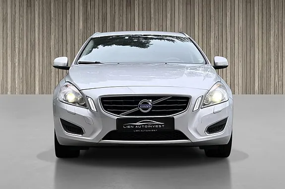 Volvo V60 2012 photo 2