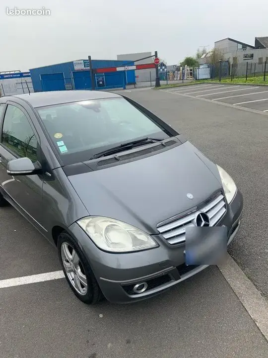 Mercedes-Benz A-Class 2010 photo 2