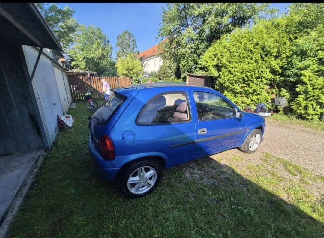 Opel Corsa 1997 photo 2