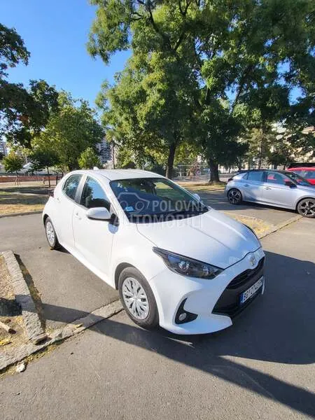 Toyota Yaris 2023 photo 2